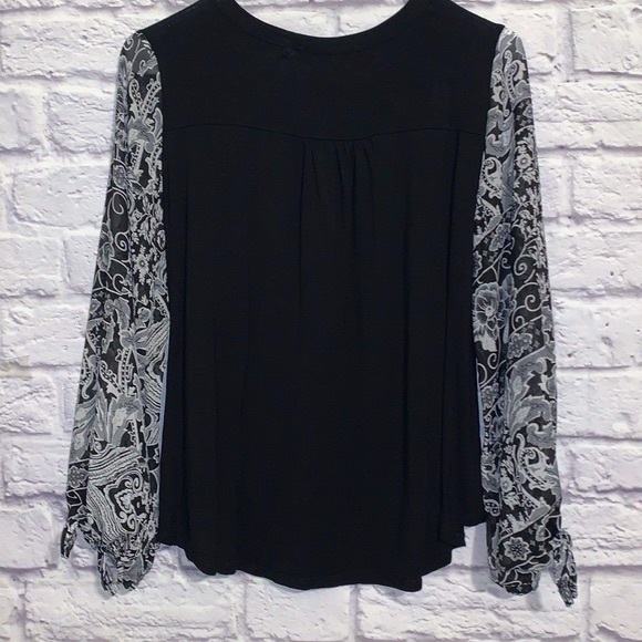 Kim & Cami Blouse with Floral Patterned Tied Sheer Long Sleeves - Picture 4 of 4